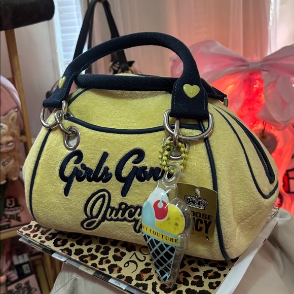 RARE GIRLS GONE JUICY VINTAGE JUICY COUTURE BOWLER BAG - Picture 2 of 9